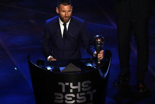 Raih Gelar Pemain Terbaik FIFA, Messi Persembahkan untuk Keluarga